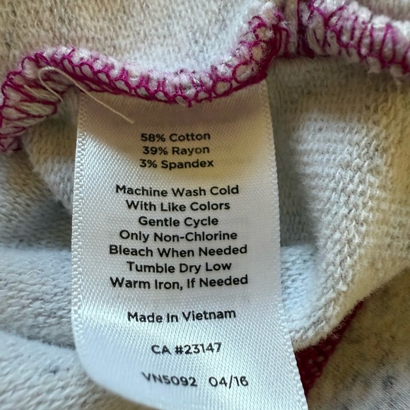 Talbots Asymmetrical Snap Neck Pullover with Pockets in Size Small - Picture 7 of 8